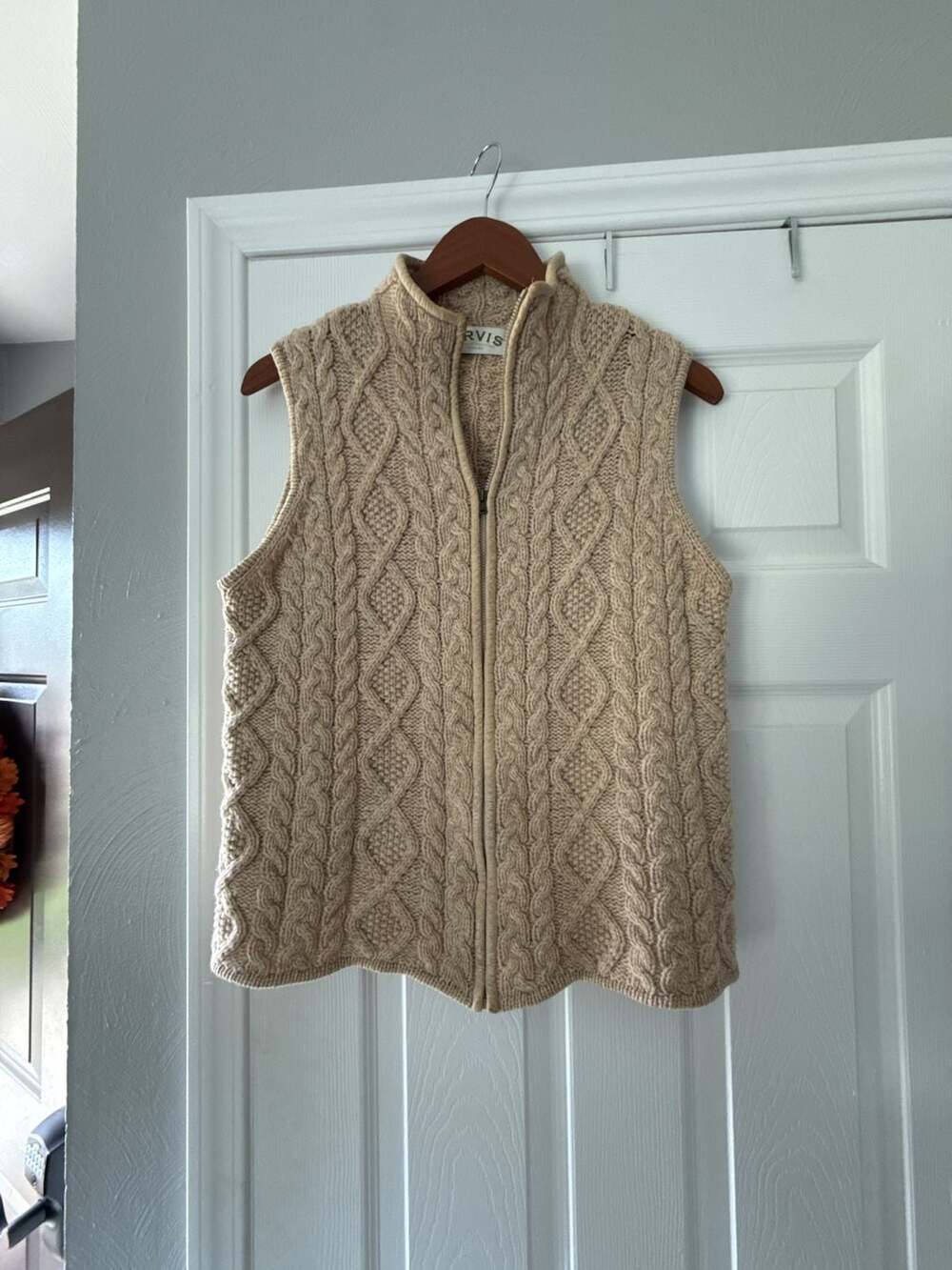 Orvis Cable Knit Sweater Vest Size S Beige 100% Wool Full Zip